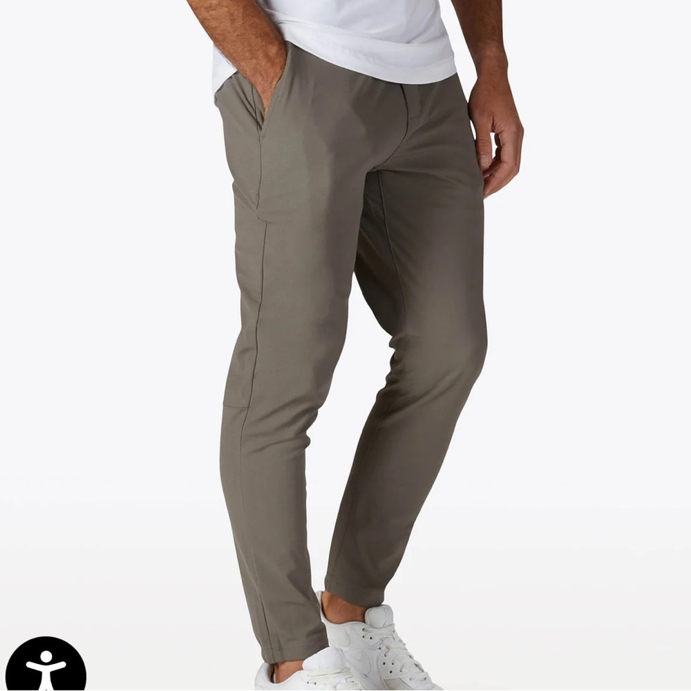 Cuts Clothing Men’s AO Jogger 
Color - Canyon
Brand new